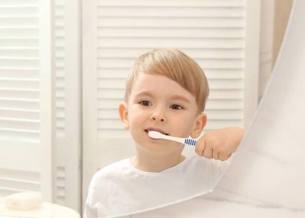 如何用兒童電動牙刷刷牙？兒童電動牙刷使用方法，一篇全覽