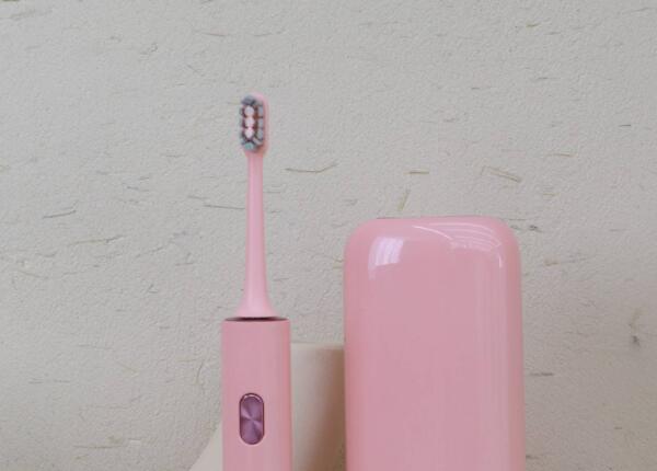 成人電動牙刷兒童能用嗎？兒童使用成人電動牙刷的危害