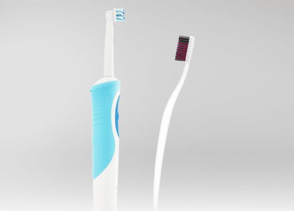 電動牙刷vs手動牙刷：哪種刷得更干凈？正確使用方法詳解！