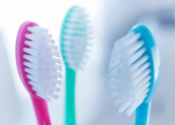 長蛀牙用什么手動牙刷比較好？有蛀牙人群必看！