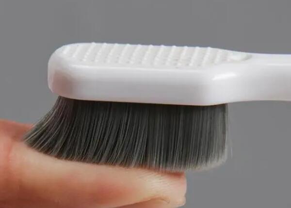 手動(dòng)牙刷該如何選擇？選擇手動(dòng)牙刷的幾大技巧